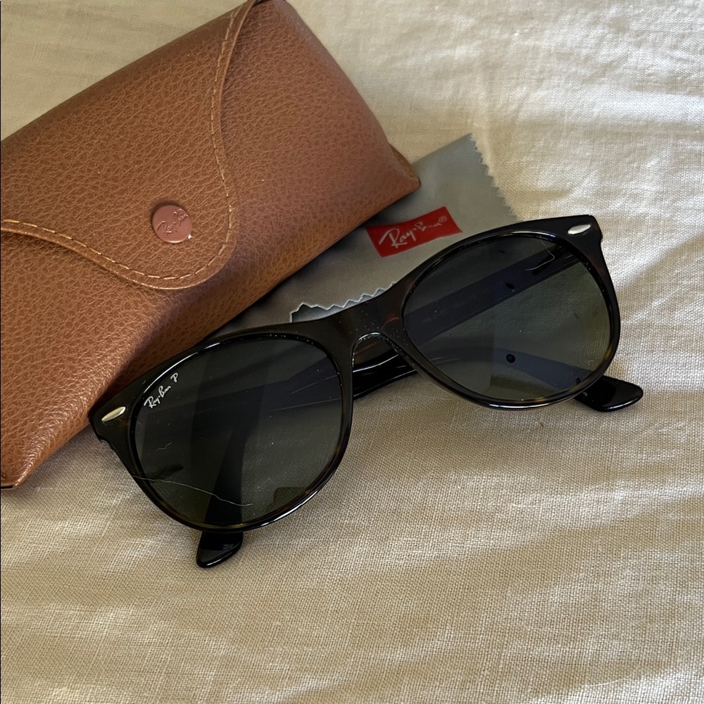Ray-Ban Dark Tortoise Shell Sunglasses with Brown Case